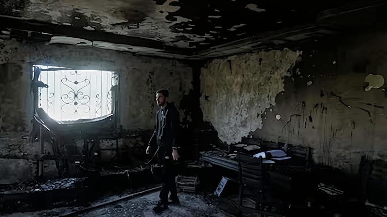 Casa incendiada por los colonos en Deir al Hatab, en Cisjordania, este lunes.