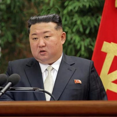 Kim lidera manobra ofensiva com tanques novos, diz KCNA