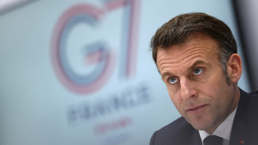 França adota postura no Oriente Médio após ataque a soldados, diz Macron