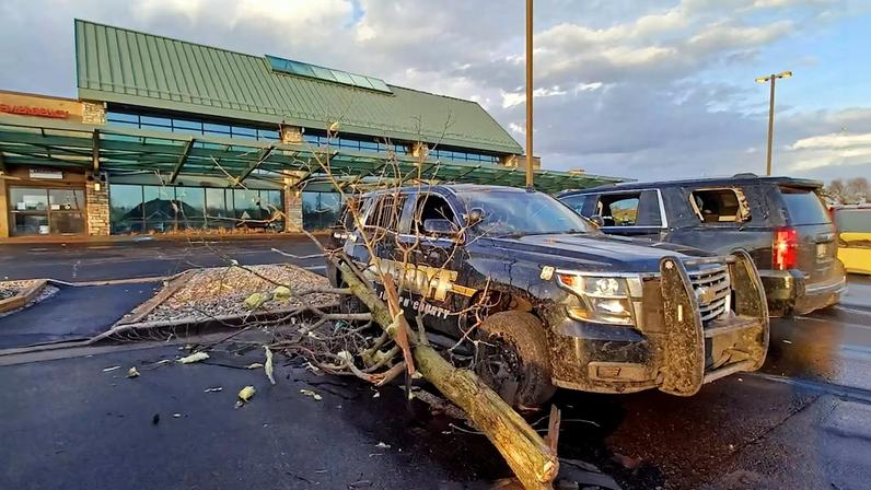 Tornados deixam quatro mortos e mais de doze feridos no interior de Michigan