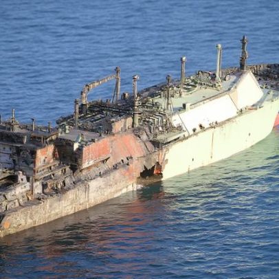 Navio-tanque de LNG russo danificado chega às águas da Líbia, diz Itália