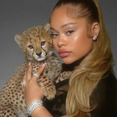 Latto anuncia gravidez na capa do novo álbum Big Mama