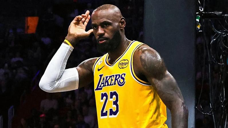 LeBron James amplia recorde na NBA