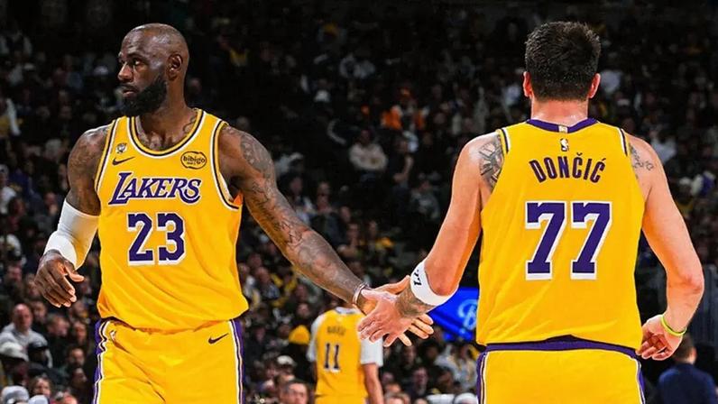 LeBron James faz noite de recorde; Jokic brilha