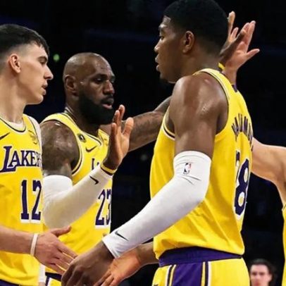 Luka Doncic faz jogo espetacular perto de LeBron James