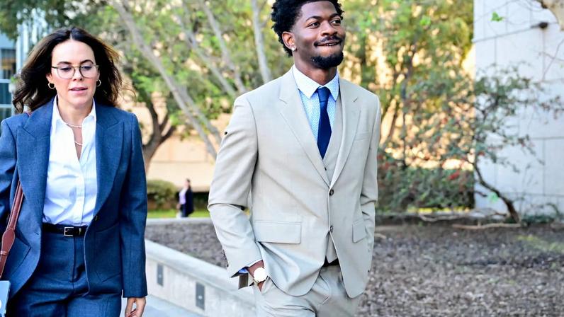 Lil Nas X comparece à Justiça e busca desvio em caso envolvendo LAPD