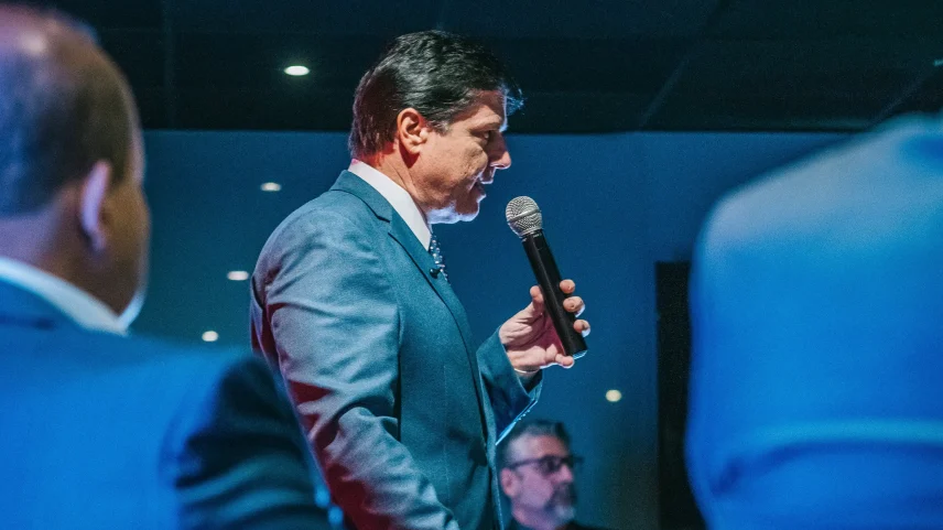 Caciques de pelo menos 17 diretórios estaduais do MDB entregaram ao presidente nacional da sigla, deputado federal Baleia Rossi, um manifesto por independência no cenário nacional e contra uma possível aliança eleitoral com o PT para o pleito de outubro. (Foto: Luiz Cervi/MDB nacional)