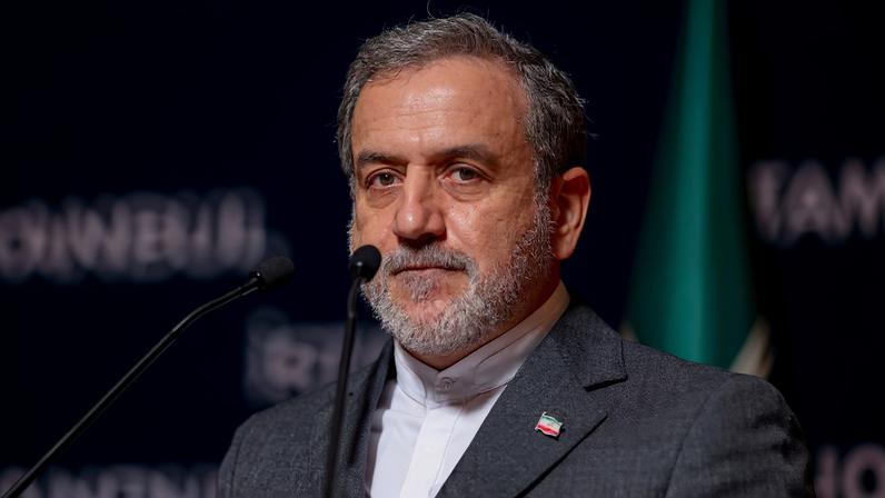 Doutrina nuclear do Irã não deve mudar, afirma ministro das Relações Exteriores