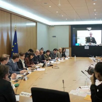 França pronta para ajudar países do Golfo visados pelo Irã