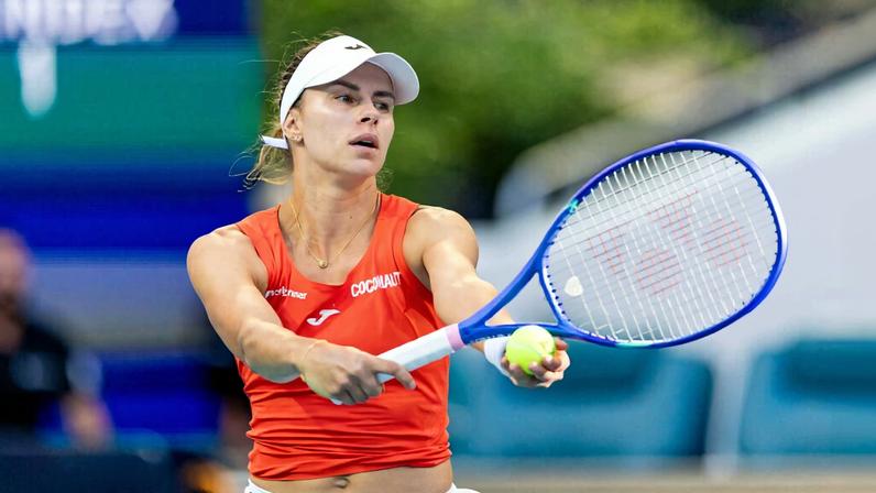 Melhora no saque de Linette foi crucial na virada sobre Iga