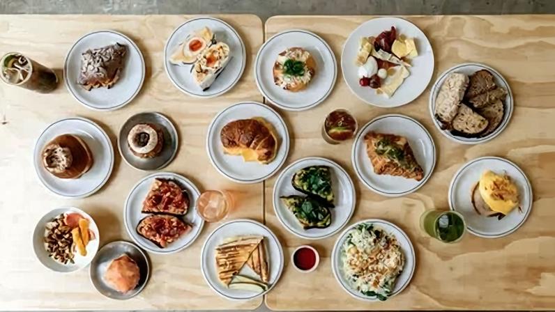 Mirá, padaria autoral em Pinheiros, parece laboratório de fermentação