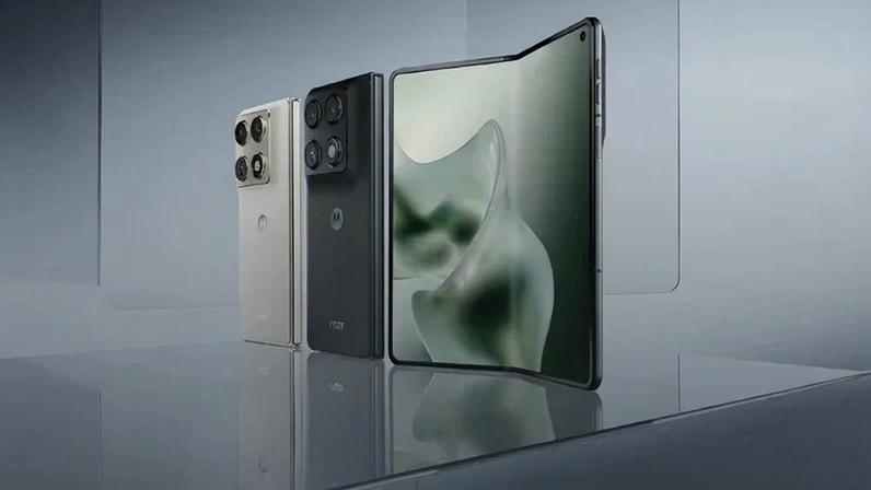 Motorola lidera mercado de celulares dobráveis na América Latina, diz IDC