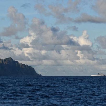 Guarda costeira da China expulsa barco de pesca japonês de águas disputadas