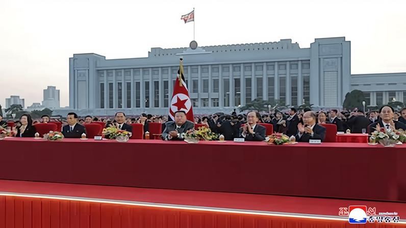 Kim Jong-un justifica reforço do arsenal nuclear na realidade internacional