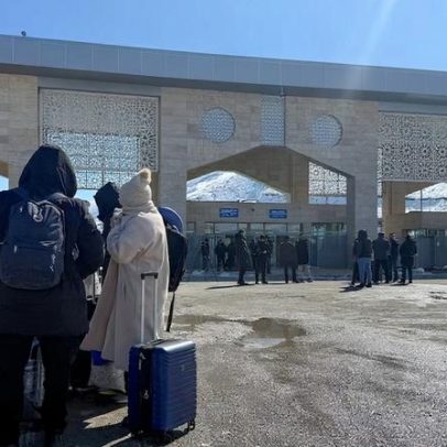 Viagens relatam iranianos retidos na fronteira terrestre da Turquia