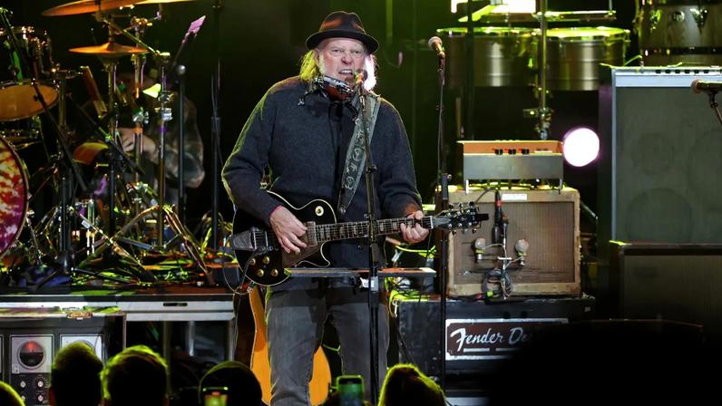 Neil Young entra em novo álbum com Chrome Hearts: 8 músicas já reveladas