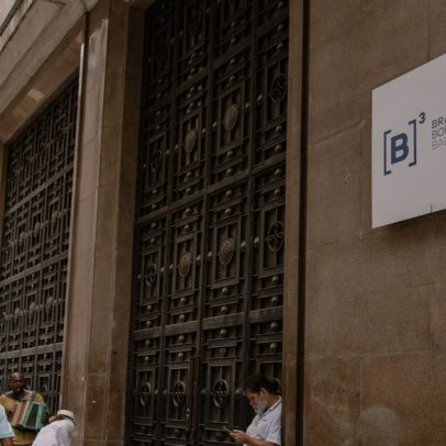 Ibovespa sobe 2% com adiamento de ataque ao Irã; dólar cai para R$5,26