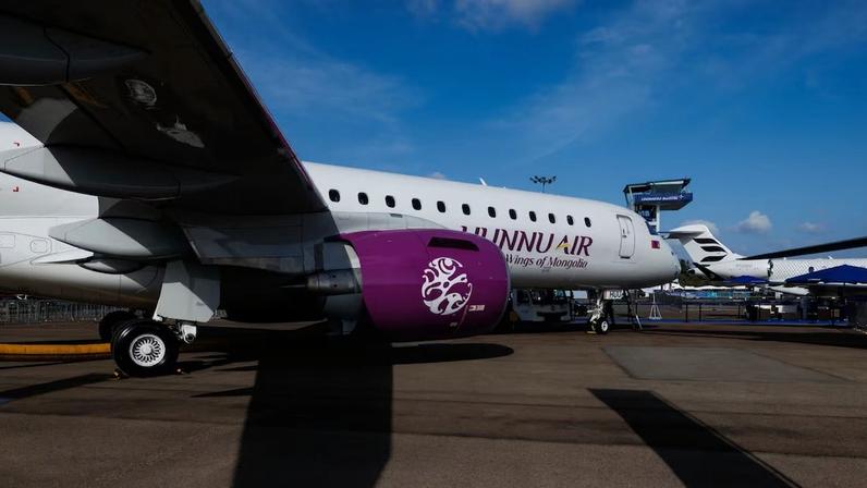 Empresa projeta entregar de 80 a 85 jatos comerciais e de 160 a 170 aeronaves executivas em 2026,