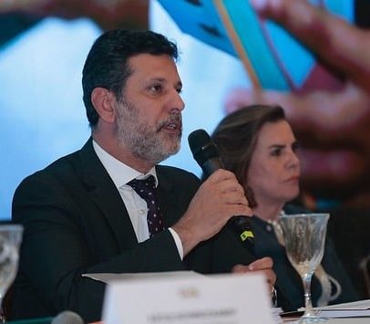 Leonardo Barchini assume Ministério da Educação após saída de Camilo Santana