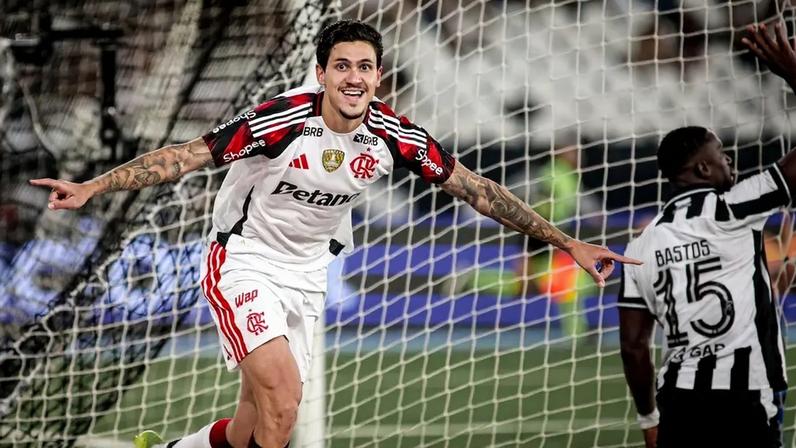 Pedro comemora gol para o Flamengo no início da segunda etapa (Foto: Thiego Mattos / Pera Photo Press)