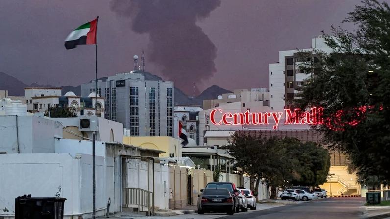 A plume of black smoke rises from Fujairah, United Arab Emirates, on March 4.