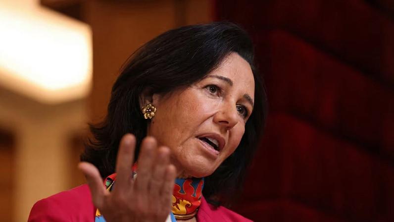 Presidente executiva do Banco Santander, Ana Botín, comparou perdas em empréstimos problemáticos a queimaduras causadas por águas-vivas no mar (Foto: Hollie Adams/Bloomberg)