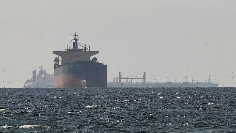 Conflito com Irã permanece incerto; Trump e aliados disputam o desfecho