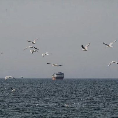 Irã diz que atacará navios que tentem passar pelo Estreito de Hormuz