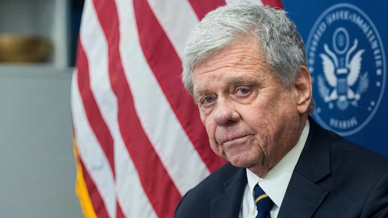 Enviado de Trump encontra Lukashenko para ampliar libertação de prisioneiros