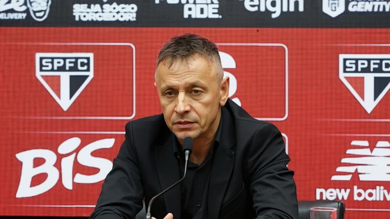 Rafinha é apresentado no São Paulo