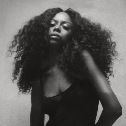 Ravyn Lenae vive no futuro; o mundo começa a acompanhar
