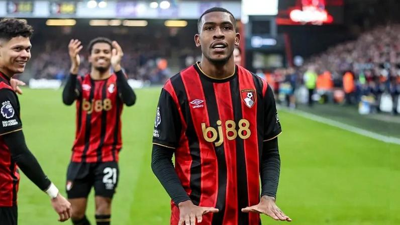 Rayan celebra gol marcado pelo Bournemouth contra o Aston Villa, pela Premier League (Foto: Divulgação/Bournemouth)