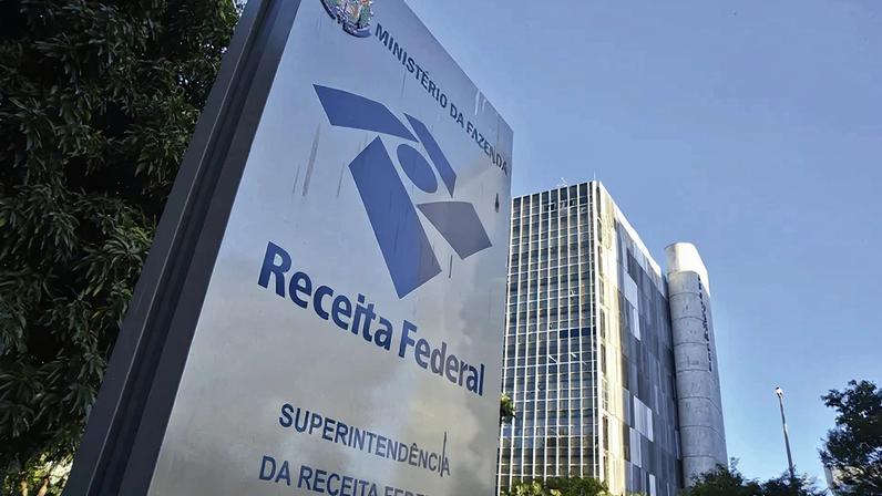 Fechar as brechas. Para evitar que os privilegiados escapem do justo pagamento de impostos, o Fisco fará a retenção na fonte, em escala – Imagem: Pillar Pedreira/Agência Senado
