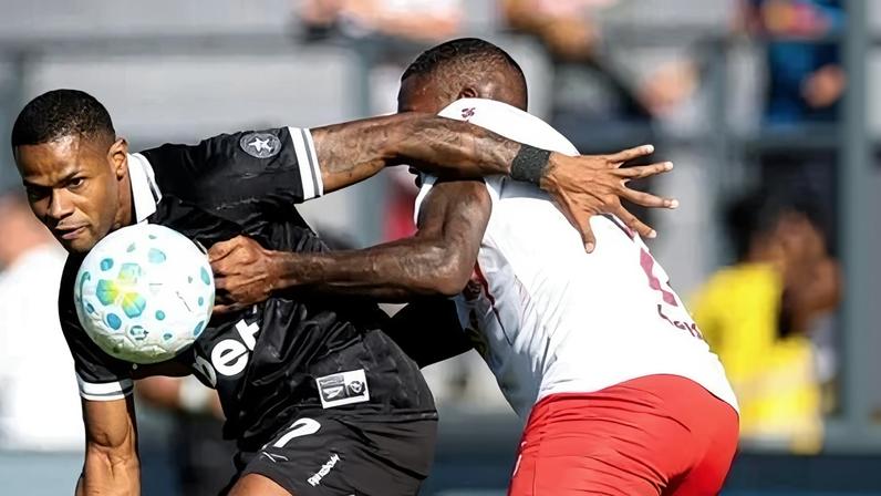 Botafogo vence Bragantino, encerra jejum e respira no Brasileirão