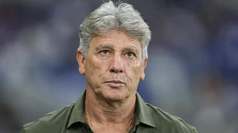 Renato Gaúcho na partida entre Vasco e Cruzeiro (Foto: Gilson Lobo/AGIF/GazetaPress)