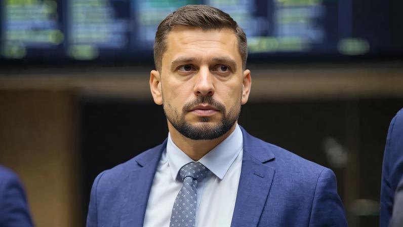 Influenciador afirma ter sido procurado pela PF para defender Vorcaro