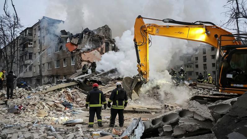 Rescuers work at the site of an apartment building hit by a Russian missile strike, amid Russia's attack on Ukraine, in Kharkiv, Ukraine March 7, 2026. REUTERS/Vyacheslav Madiyevskyy