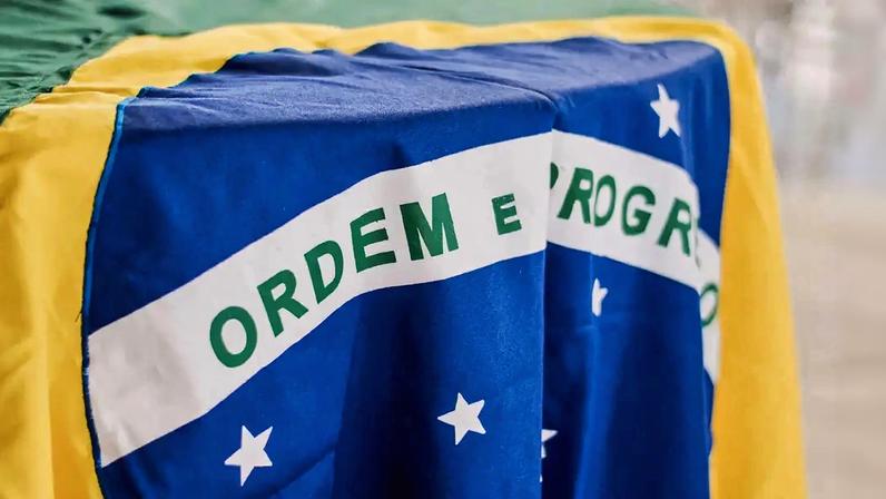 Onde ficaria a estrela da bandeira brasileira se um novo estado fosse criado?