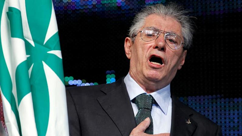 Umberto Bossi, fundador da Liga Norte, morre aos 84 anos