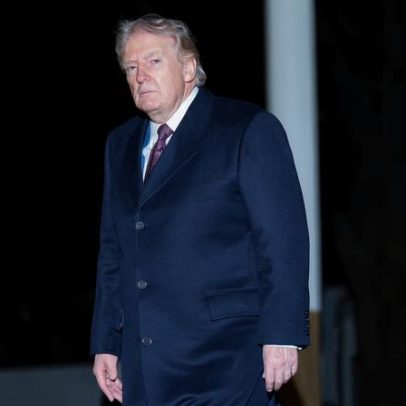 Trump mira coalizão de Hormuz e tomada de Kharg, informa Axios