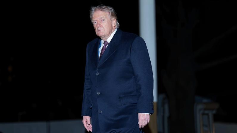 U.S. President Donald Trump walks as he arrives back to the White House in Washington, D.C., U.S., March 15, 2026. REUTERS/Aaron Schwartz