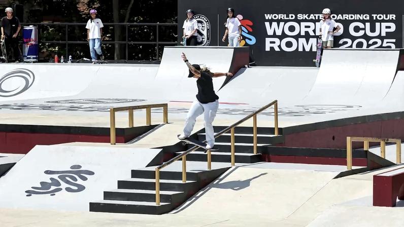 Pamela Rosa na Copa do Mundo de Skate Street Roma 2025 (foto: Julio Detefon / CBSk)