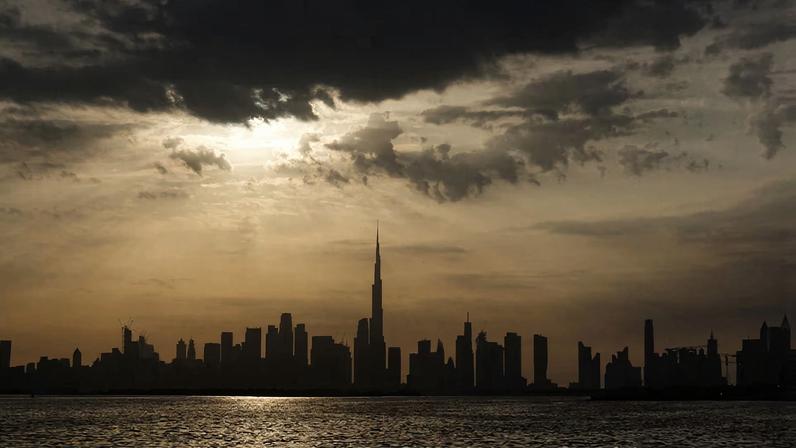 Emirados Árabes fecham temporariamente espaço aéreo como medida excepcional