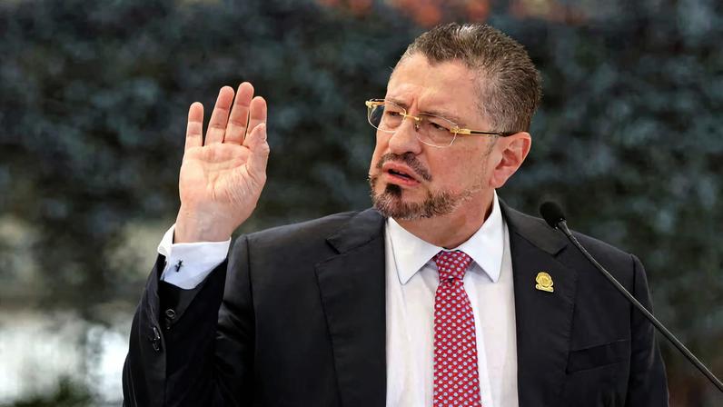 Costa Rica rejeita legitimidade do governo cubano e fecha embaixada