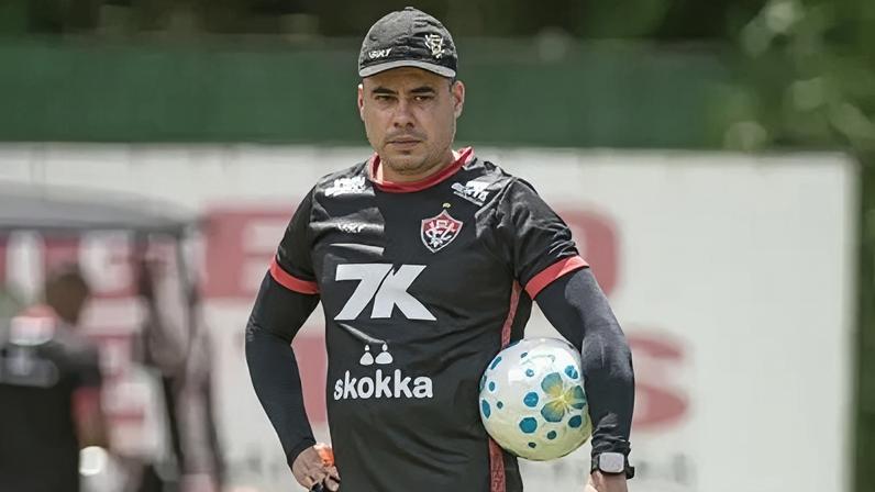 Jair Ventura reavalia elenco do Vitória após derrota para o Grêmio