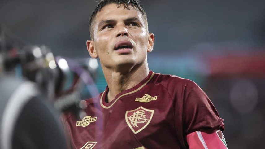 Thiago Silva em campo pelo Fluminense no Brasileirão (Foto: Lucas Merçon/FFC)