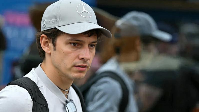 Kimi Antonelli fica a uma volta de igualar feito de Ayrton Senna na F1