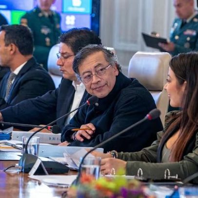 Presidente Petro afirma bombardeios vindos do Equador