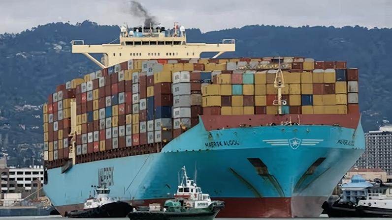 Embarcación en el puerto de Oakland, en febrero de 2025.