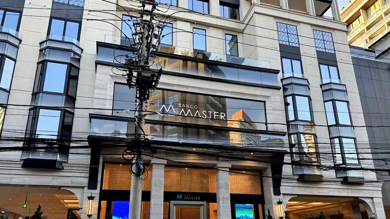 Colapso do Banco Master gera impacto bilionário para Mastercard no Brasil, dizem fontes